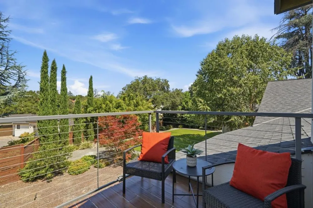 1691 Whitham Avenue Los Altos, CA 94024