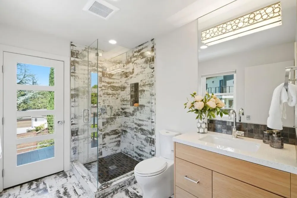 1691 Whitham Avenue Los Altos, CA 94024