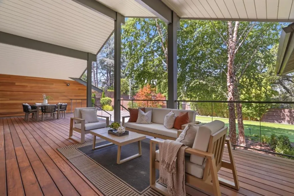 1691 Whitham Avenue Los Altos, CA 94024