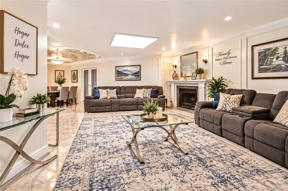 10212 Sherrill Anaheim, CA 92804