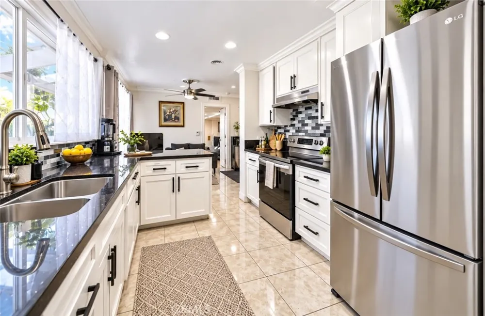 10212 Sherrill Anaheim, CA 92804