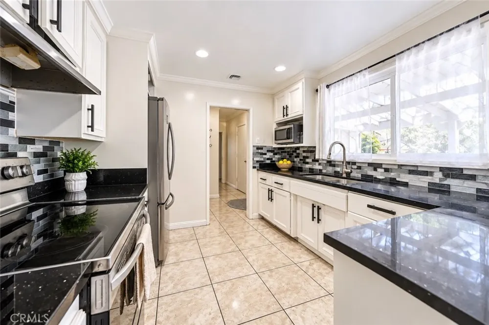 10212 Sherrill Anaheim, CA 92804