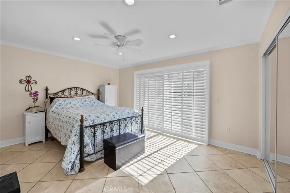 26830 Avenue Of The Oaks #C Newhall, CA 91321