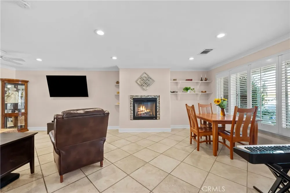 26830 Avenue Of The Oaks #C Newhall, CA 91321
