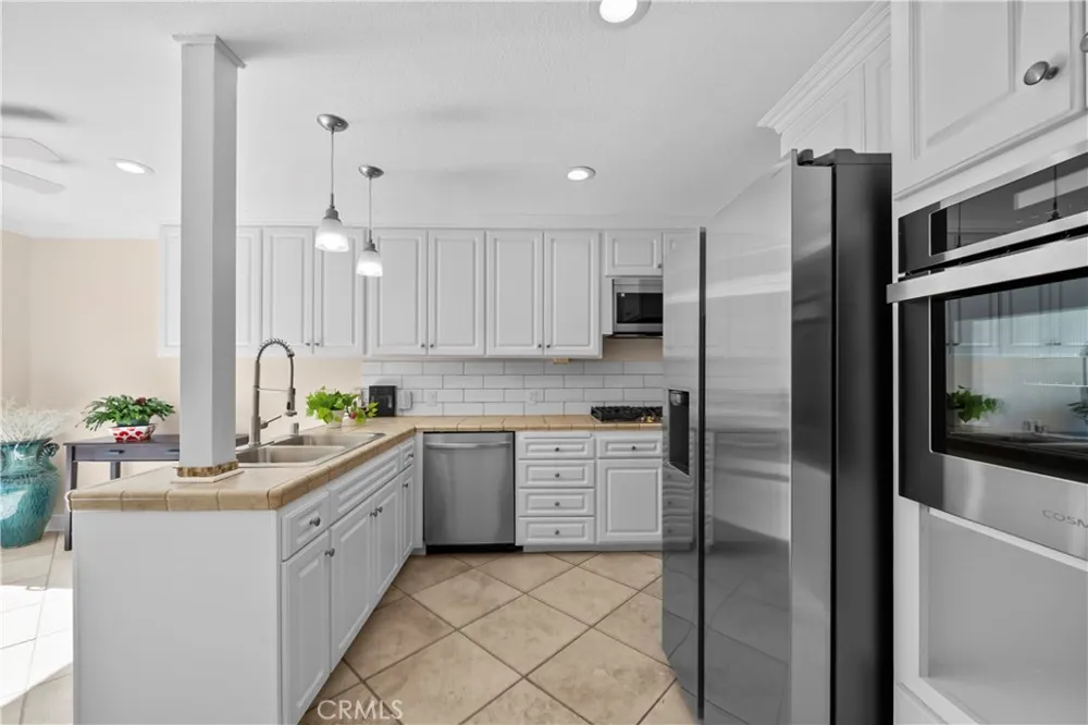 26830 Avenue Of The Oaks #C Newhall, CA 91321