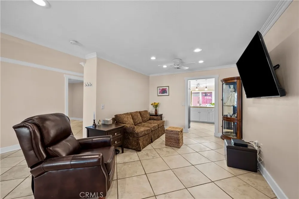 26830 Avenue Of The Oaks #C Newhall, CA 91321