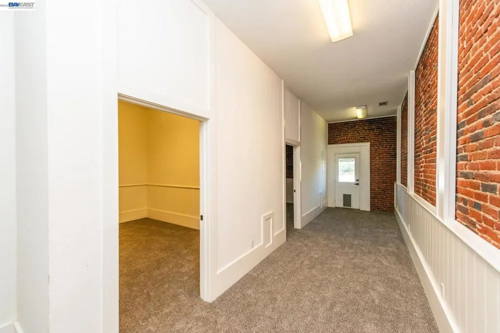 525 Main St. Weaverville, CA 96093