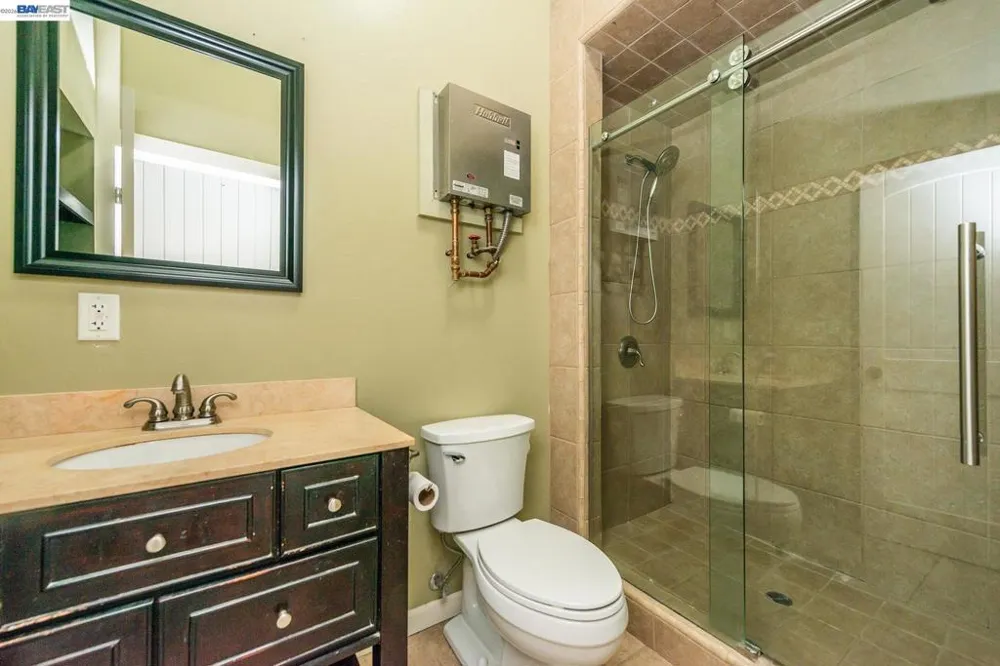 525 Main St. Weaverville, CA 96093
