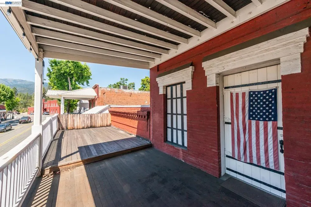 525 Main St. Weaverville, CA 96093