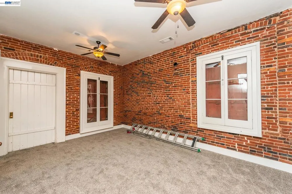 525 Main St. Weaverville, CA 96093
