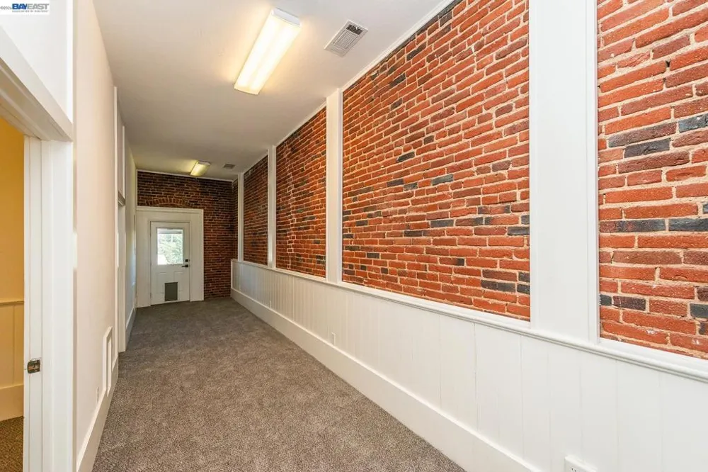 525 Main St. Weaverville, CA 96093