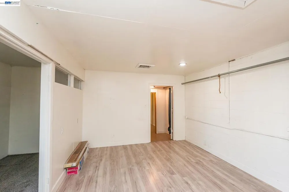 525 Main St. Weaverville, CA 96093