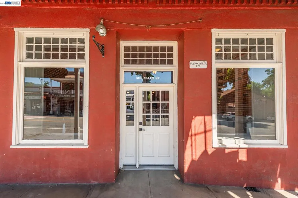 525 Main St. Weaverville, CA 96093