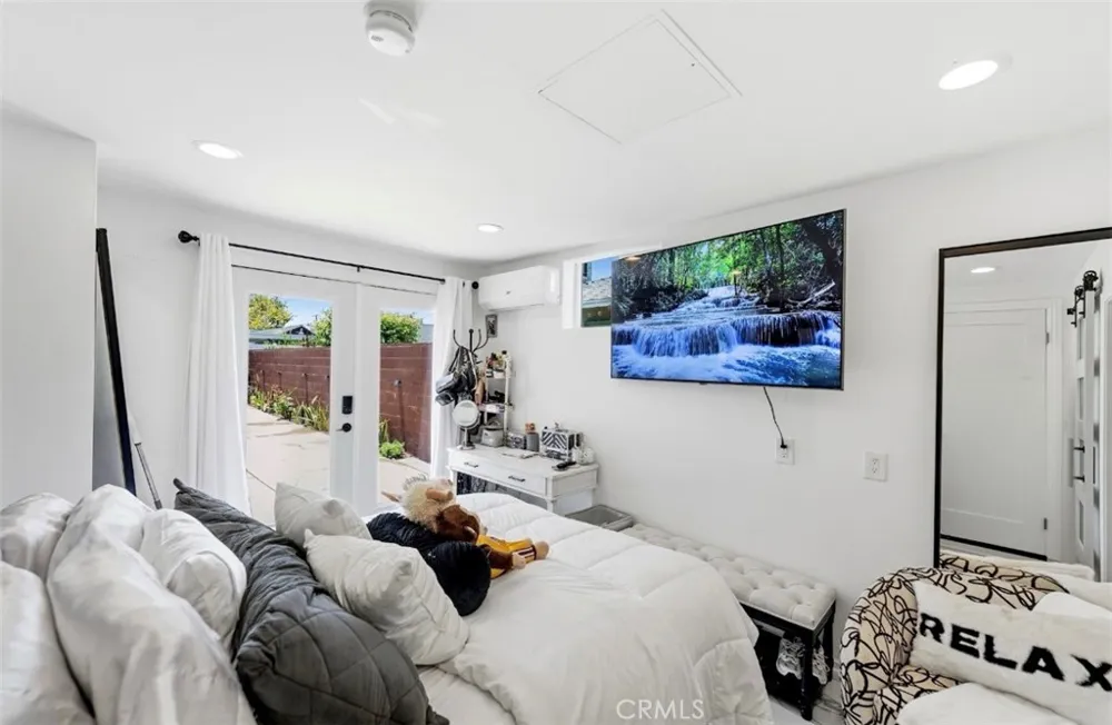 11858 Pantheon Norwalk, CA 90650