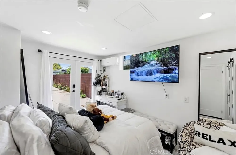 11858 Pantheon Norwalk, CA 90650