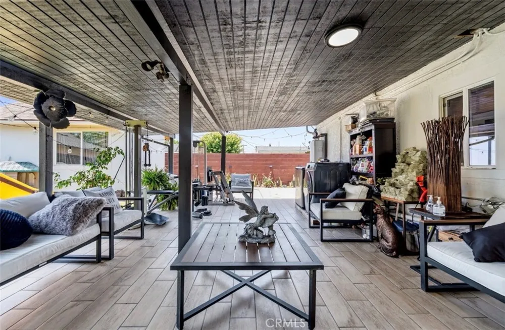 11858 Pantheon Norwalk, CA 90650