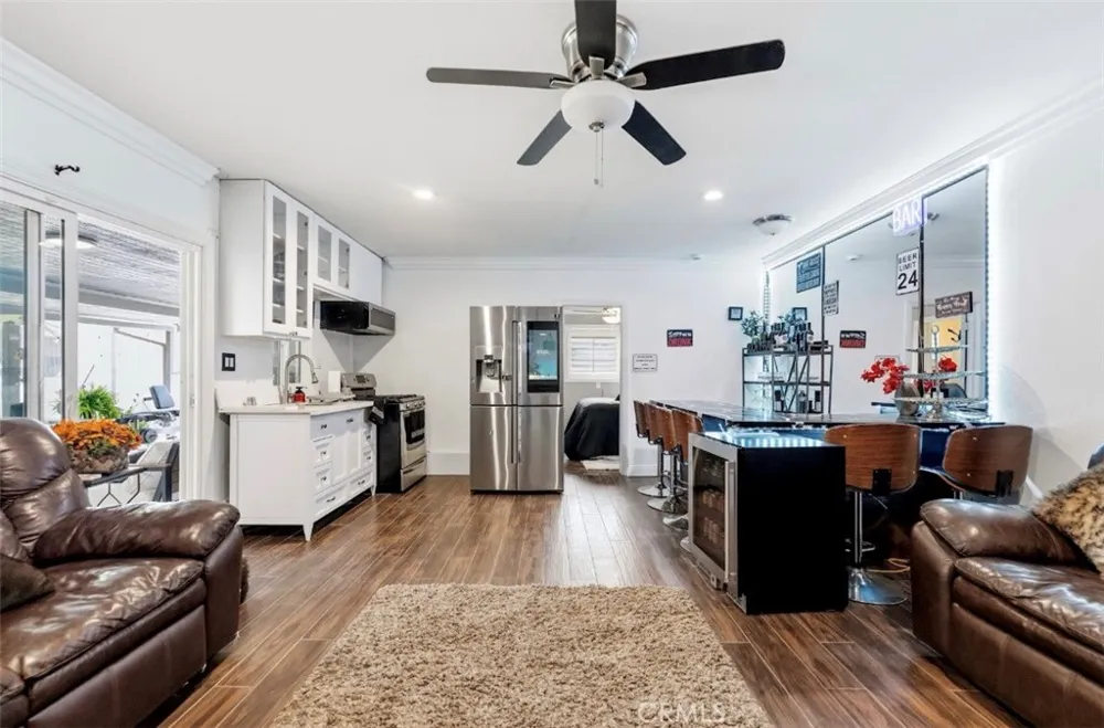 11858 Pantheon Norwalk, CA 90650