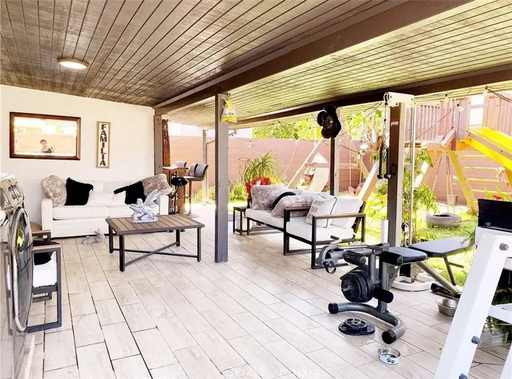 11858 Pantheon Norwalk, CA 90650