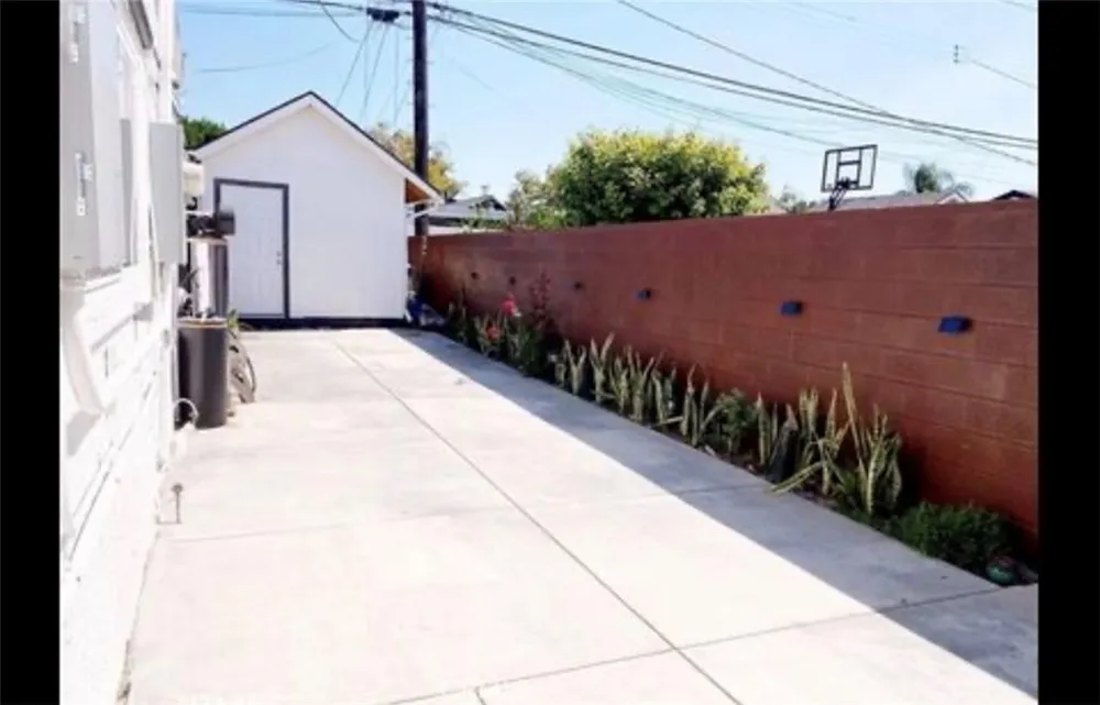 11858 Pantheon Norwalk, CA 90650