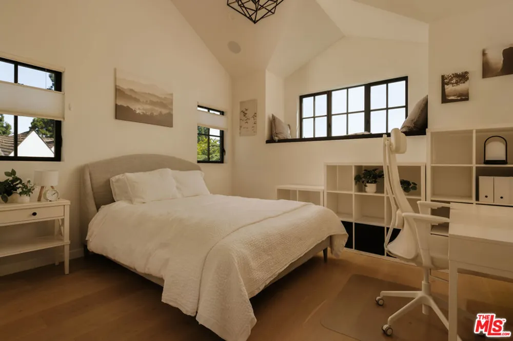 363 22nd Street Santa Monica, CA 90402