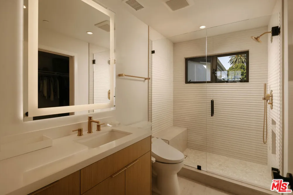 363 22nd Street Santa Monica, CA 90402