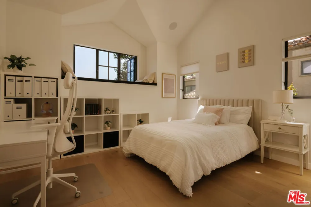 363 22nd Street Santa Monica, CA 90402