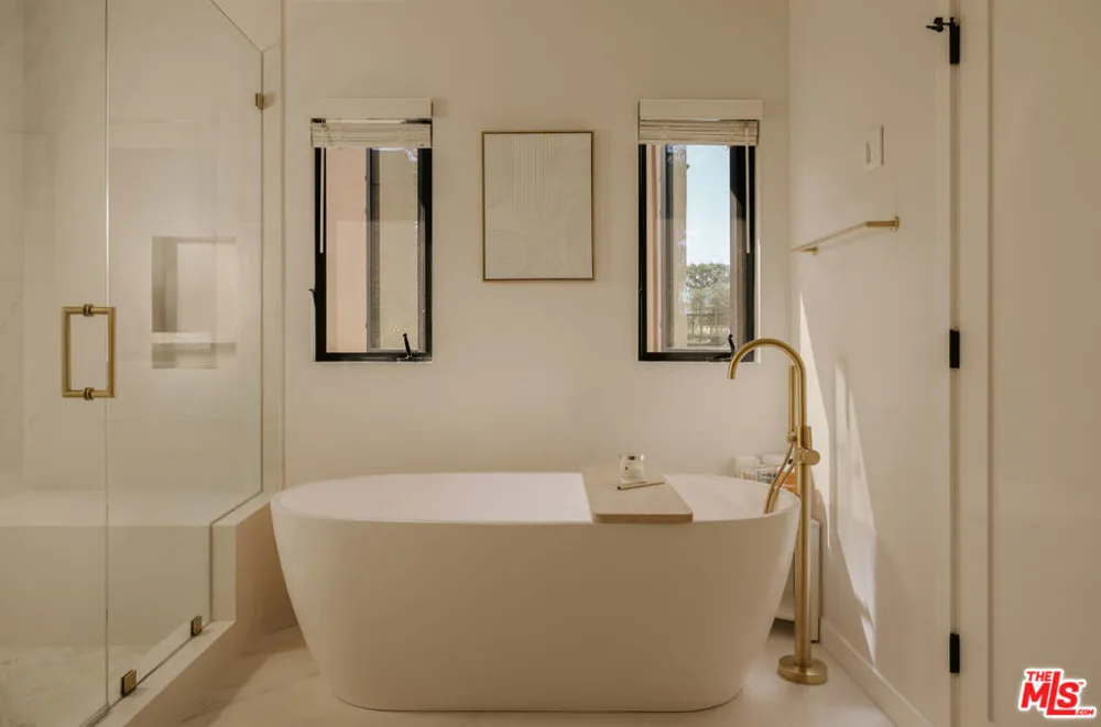 363 22nd Street Santa Monica, CA 90402