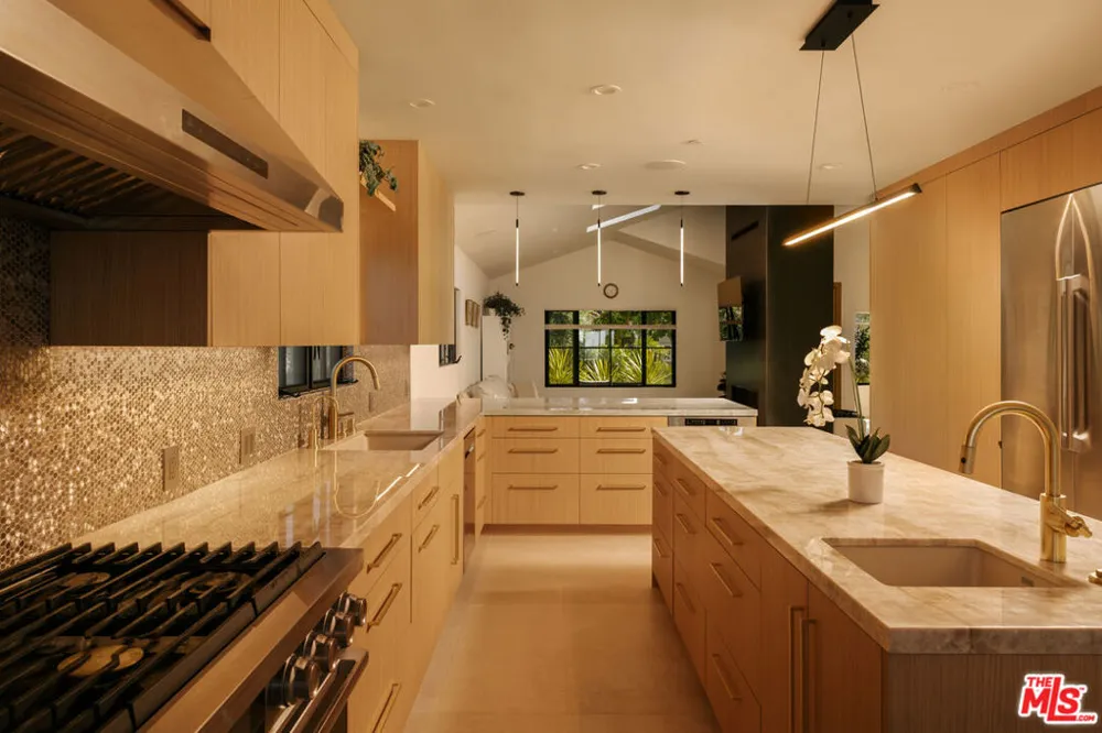 363 22nd Street Santa Monica, CA 90402