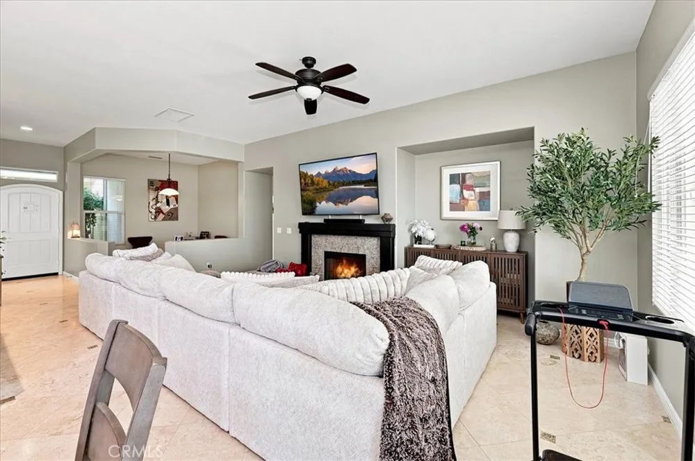 24211 Whitetail Corona, CA 92883
