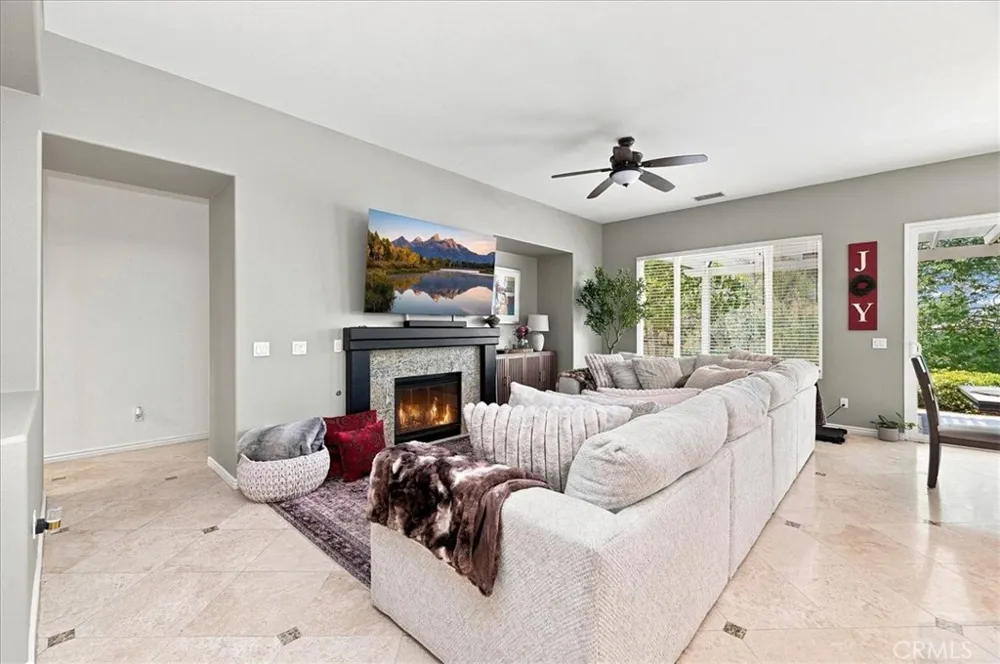 24211 Whitetail Corona, CA 92883