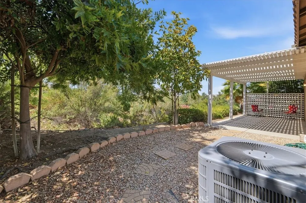 24211 Whitetail Corona, CA 92883