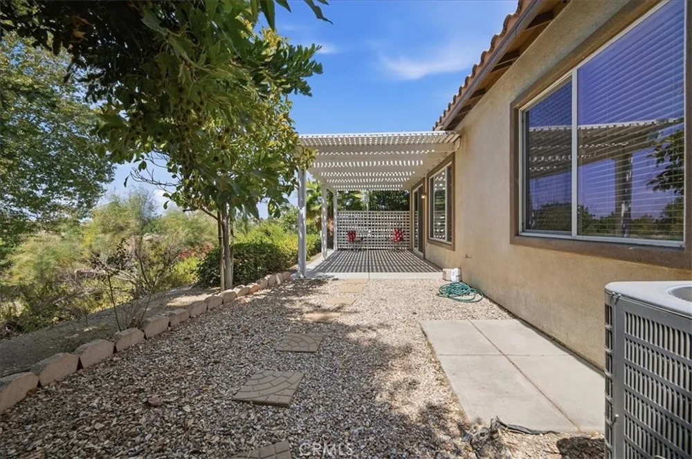 24211 Whitetail Corona, CA 92883