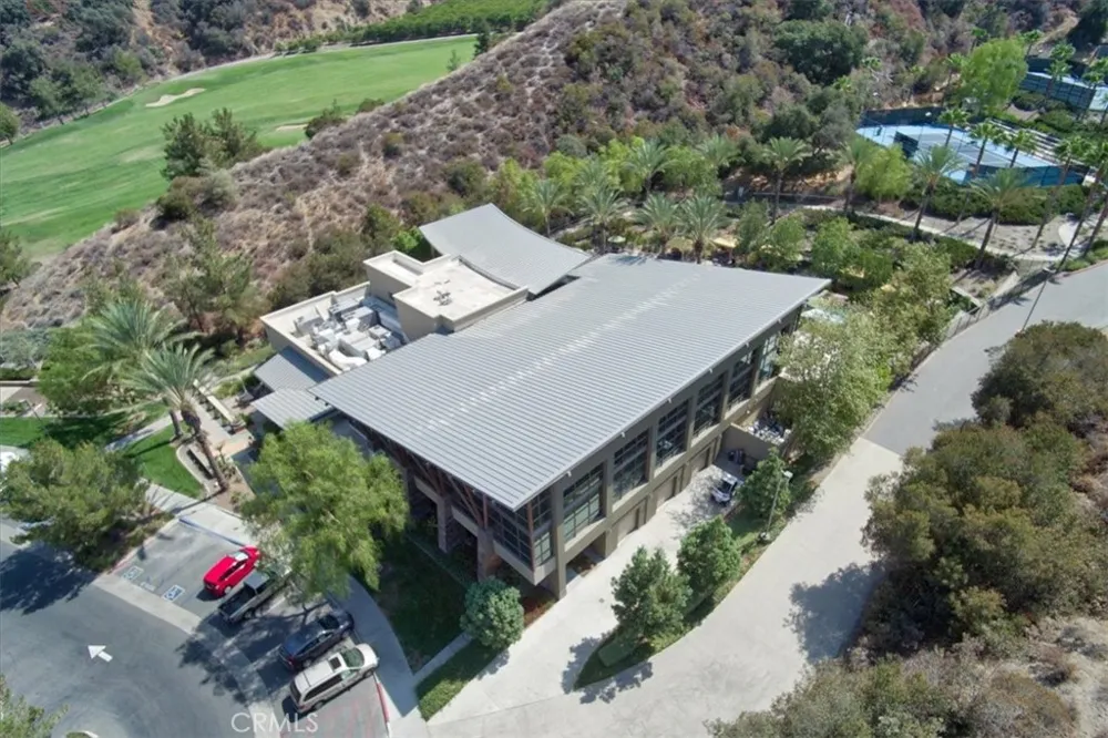 24211 Whitetail Corona, CA 92883