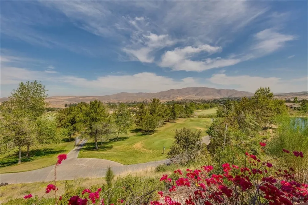 24211 Whitetail Corona, CA 92883