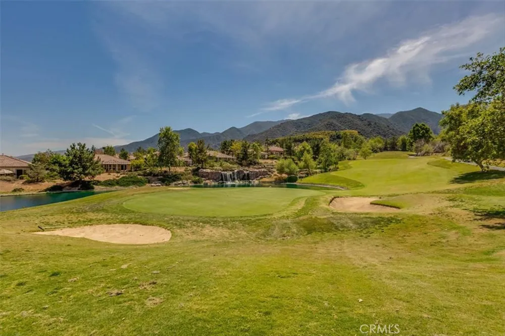 24211 Whitetail Corona, CA 92883