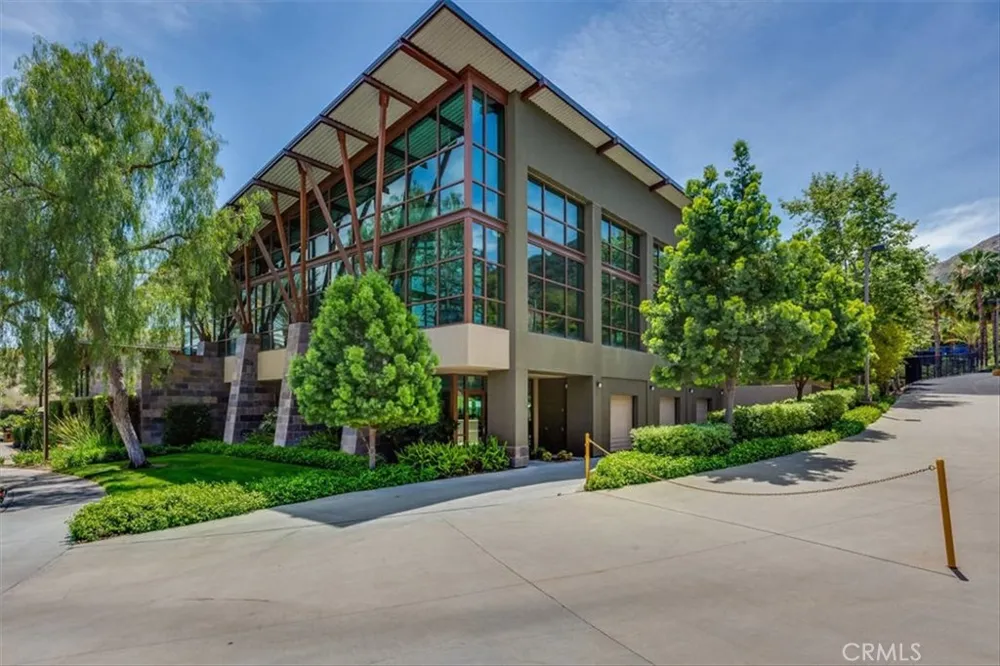 24211 Whitetail Corona, CA 92883