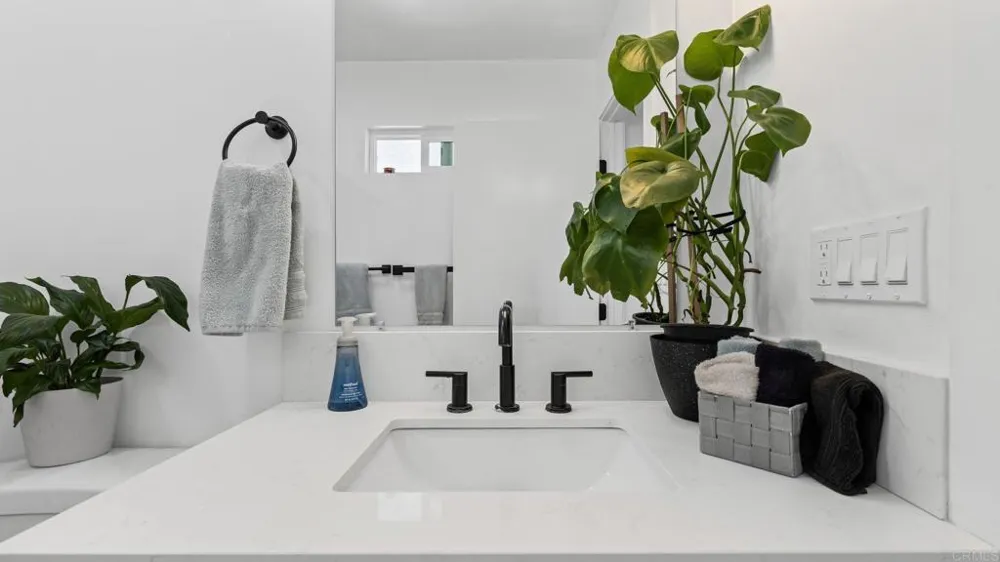 2181 Franklin Avenue San Diego, CA 92113