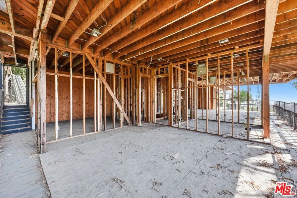 1545 Umeo Road Los Angeles, CA 90272