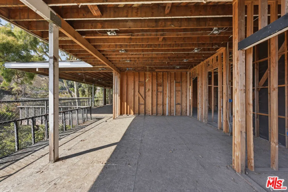 1545 Umeo Road Los Angeles, CA 90272