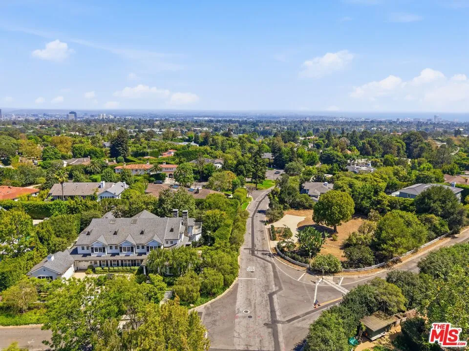 1545 Umeo Road Los Angeles, CA 90272