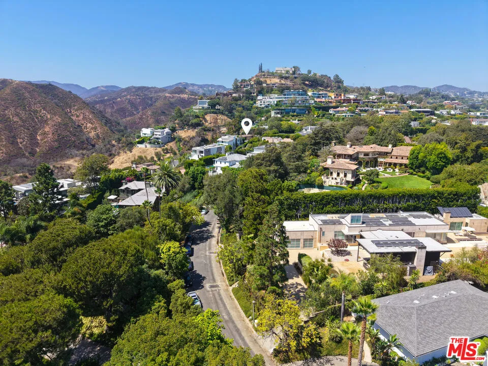 1545 Umeo Road Los Angeles, CA 90272