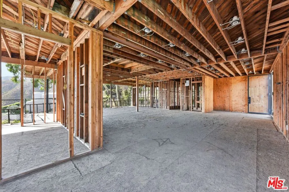 1545 Umeo Road Los Angeles, CA 90272