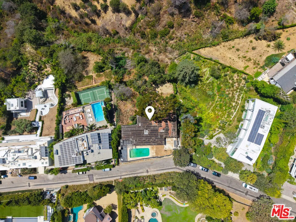 1545 Umeo Road Los Angeles, CA 90272