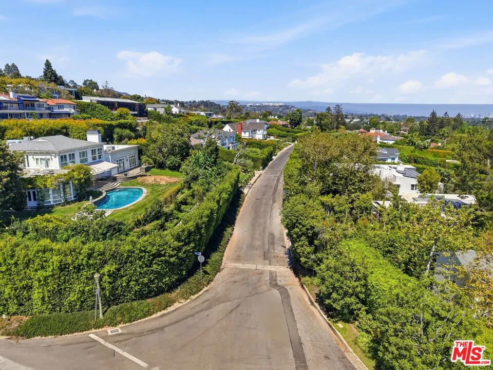 1545 Umeo Road Los Angeles, CA 90272