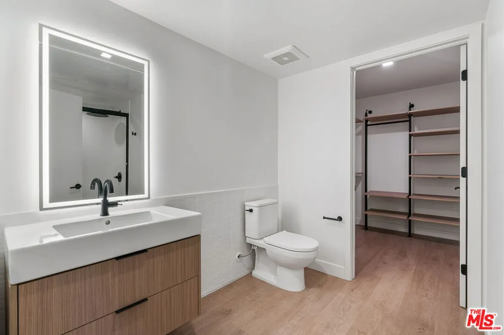 10700 Tabor Street #521 Los Angeles, CA 90034