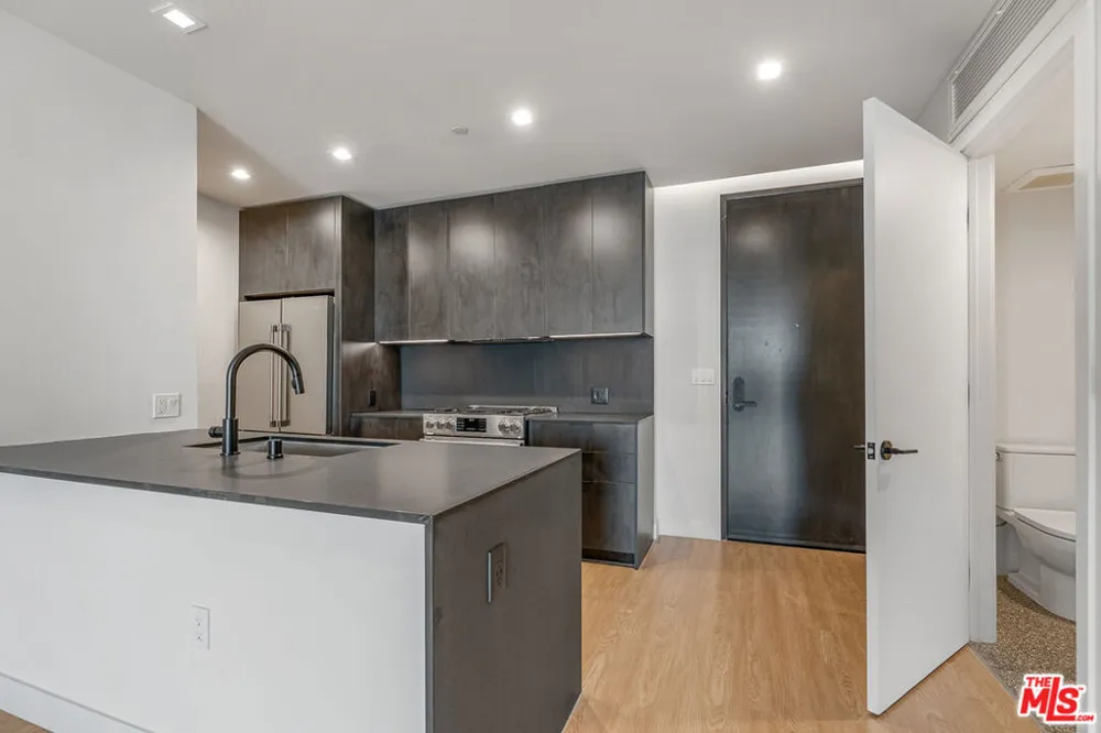 3688 Overland Avenue #714 Los Angeles, CA 90034