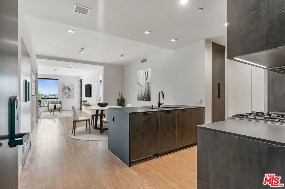 3688 Overland Avenue #714 Los Angeles, CA 90034