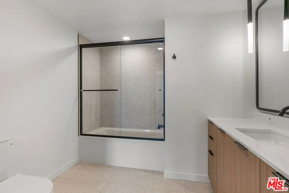 3688 Overland Avenue #714 Los Angeles, CA 90034