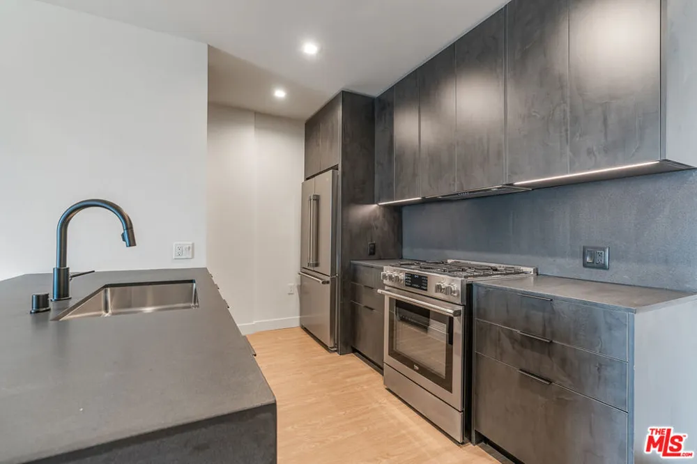 3688 Overland Avenue #714 Los Angeles, CA 90034