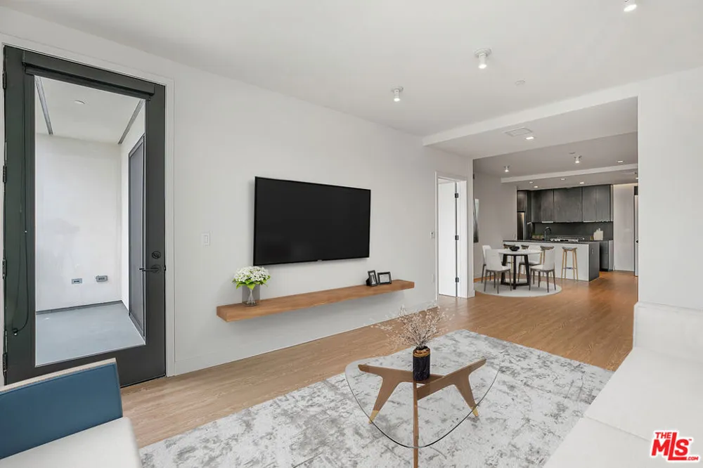 3688 Overland Avenue #714 Los Angeles, CA 90034
